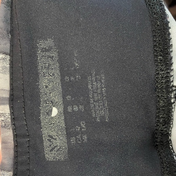 Forever 21 Black Gray Brush Stroke Print Cropped Leggings Capris Yoga Pants L - Picture 5 of 6